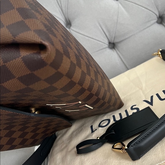 LOUIS VUITTON Damier Ebene Beaubourg MM - Picture 10 of 17